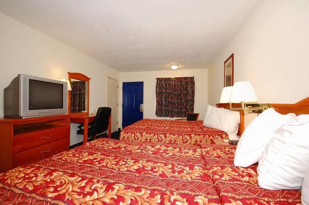 Days Inn Lawrence Exterior photo