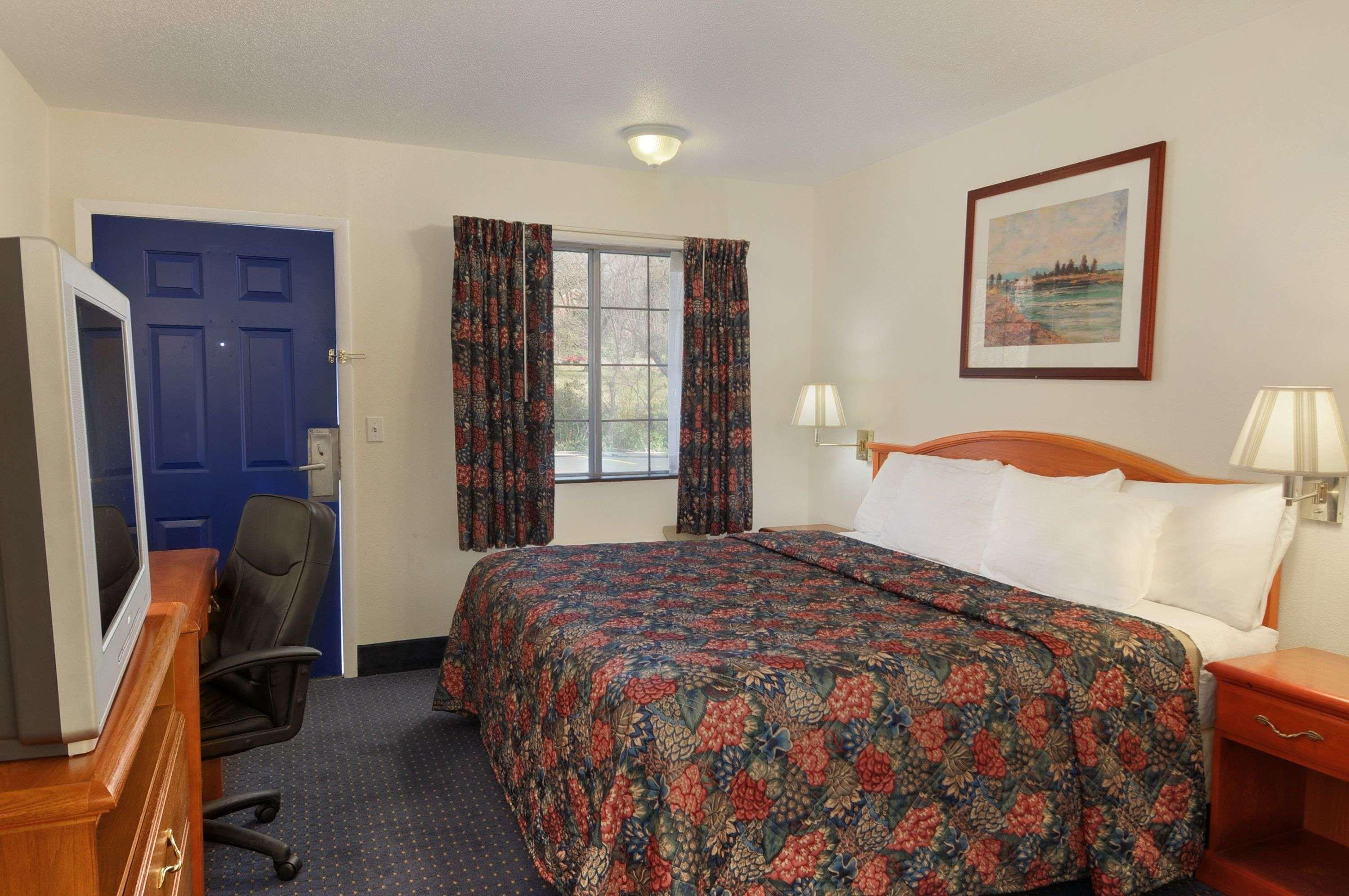 Days Inn Lawrence Exterior photo